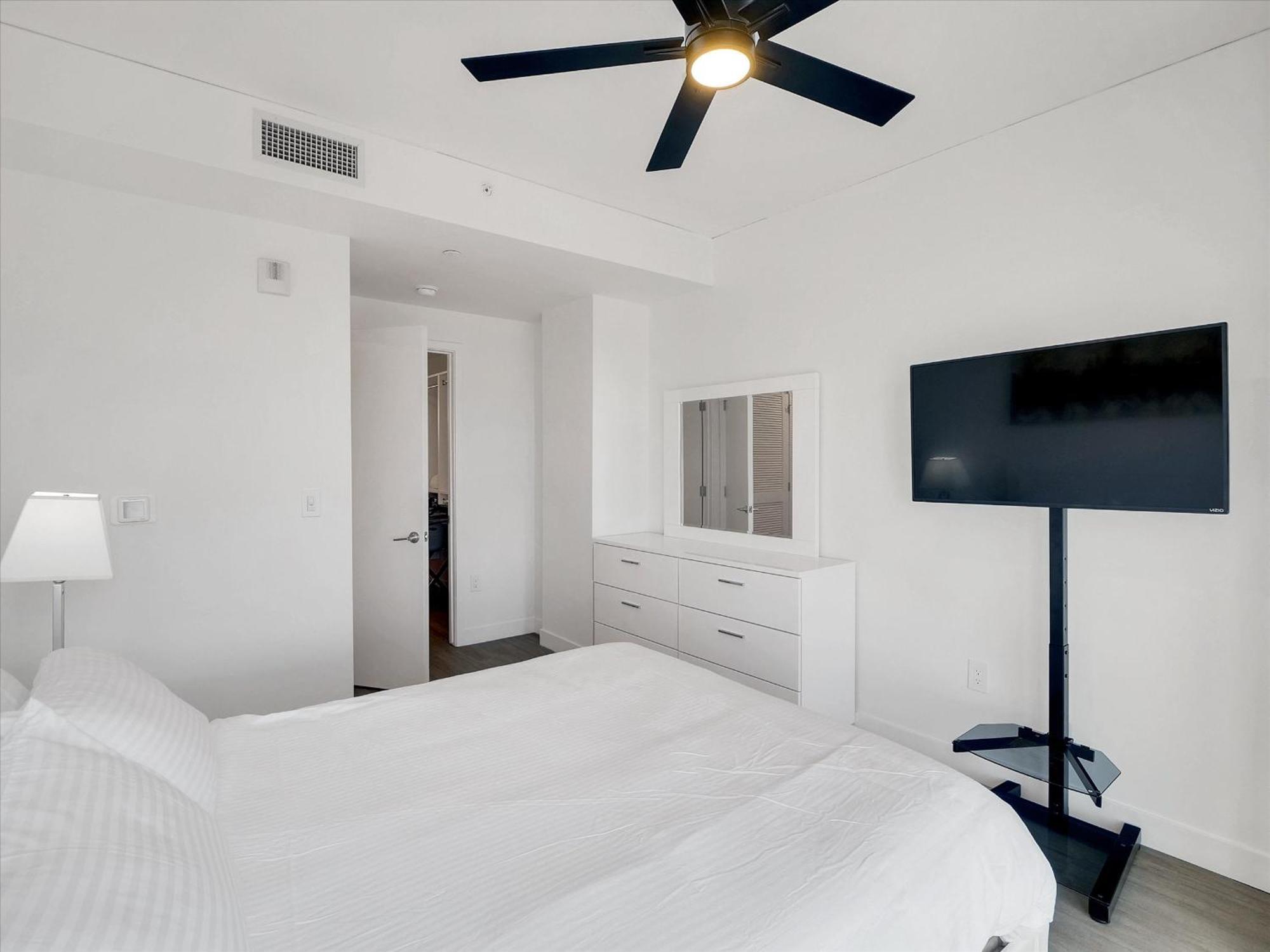 Global Luxury At Downtown Apartment *